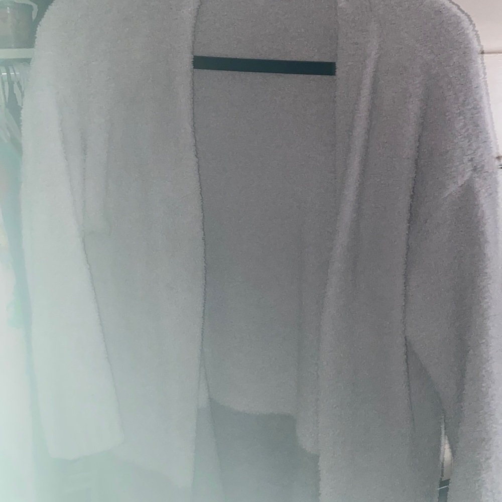I’m selling a woman’s blouse it’s a medium I’ve only worn it a couple times!